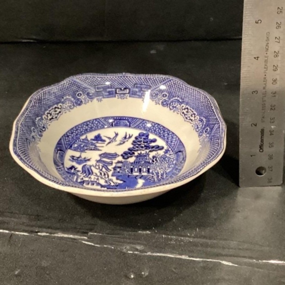 Blue Willow 6" Soup or Cereal Bowl By Johnson Bros. England Vintage